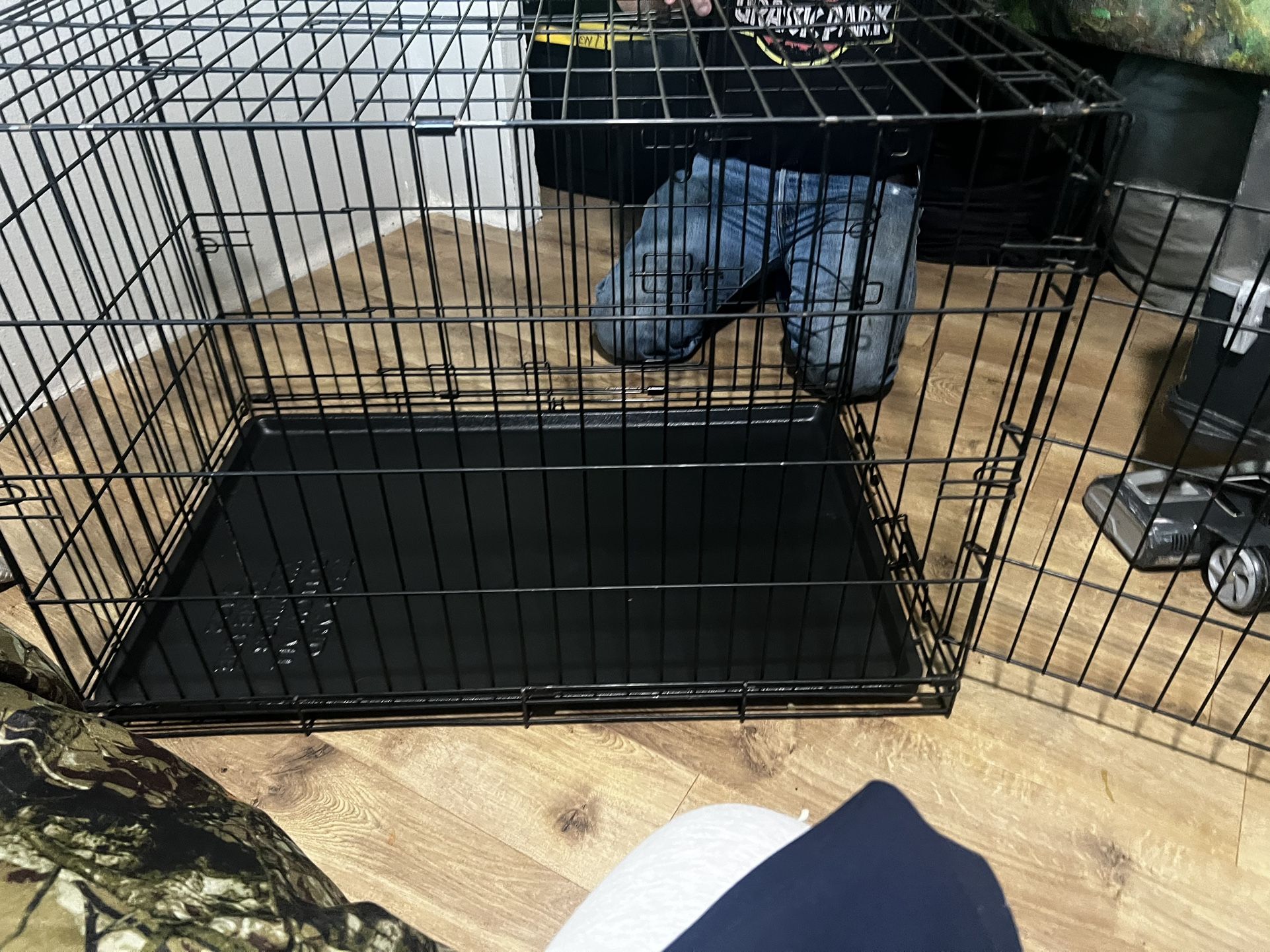 LARGE DOG CRATE