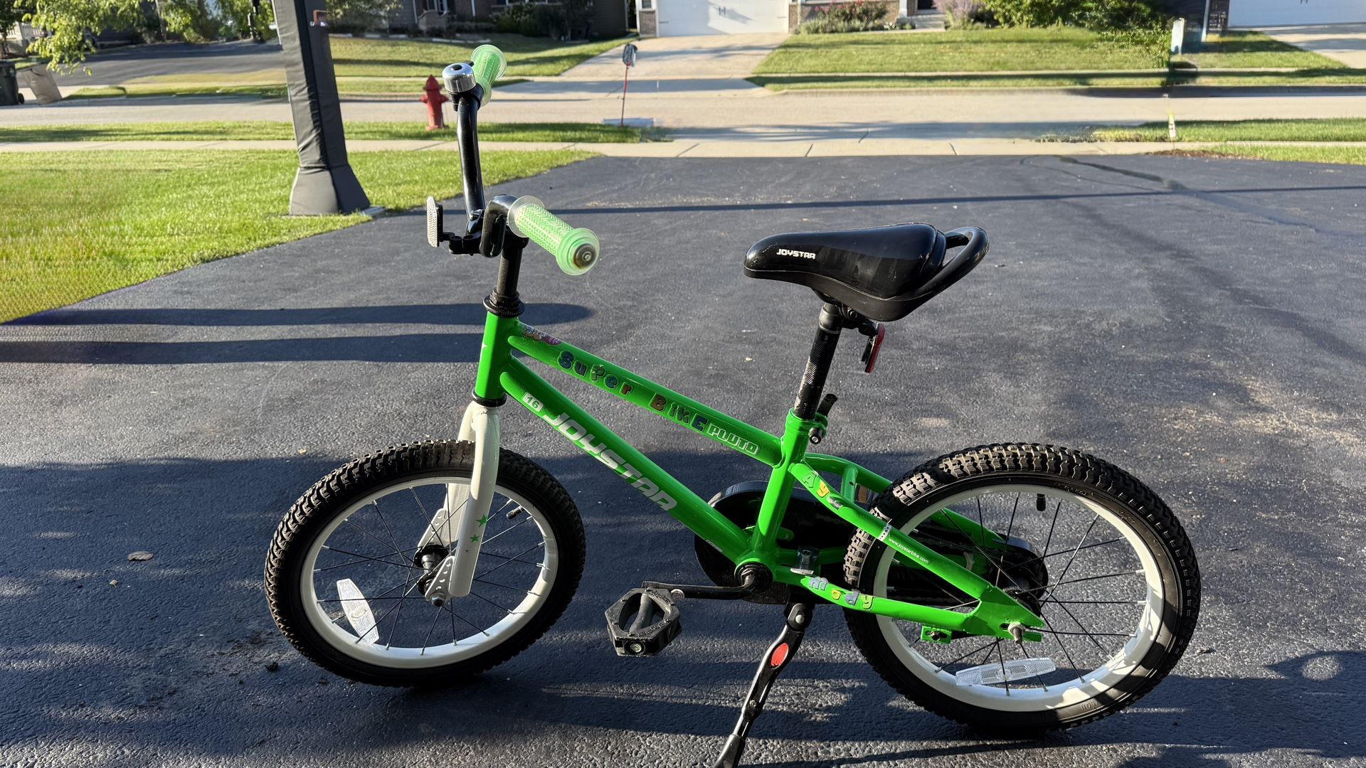 Like NEW: JOYSTAR Pluto Kids Bike