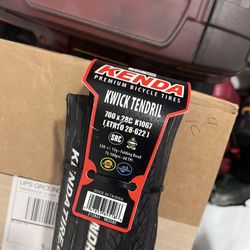 Kenda 700x28c Tire