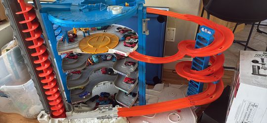 Car track/garage