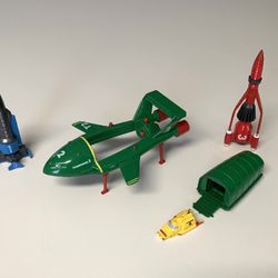 Vintage Die cast Thunderbirds Complete Set T1,2,3&4 From Tracy Island  Gerry Anderson