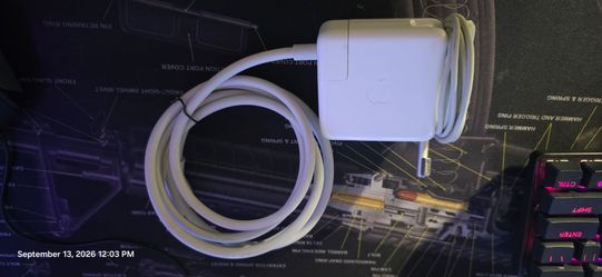 Apple MagSafe MacBook Charger
