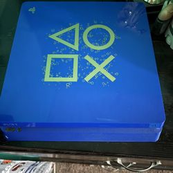 ps4 and 3 controllers 