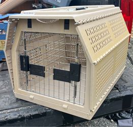 $65 OBO- Vintage Nylabone Fold-Away Collapsible Plastic Pet Crate / Kennel