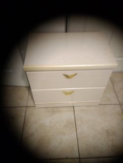 Bedroom dresser set