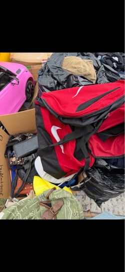PARA LOS QUE SACAN YARDA TENGO TODO ESTO BOLSAS ZAPATOS ROPA TODO MIXTO