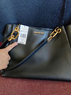 Michael kors bag color black