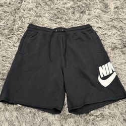 Nike Club Alumni Fremch Terry Shorts Black. Mens Large