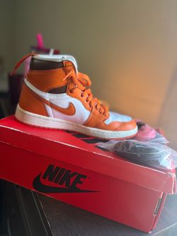 Jordan one women’s size 8 starfish orange