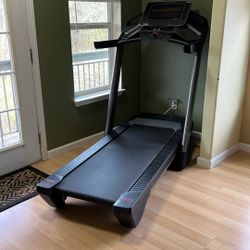 ProForm Pro 5000 Smart Treadmill 