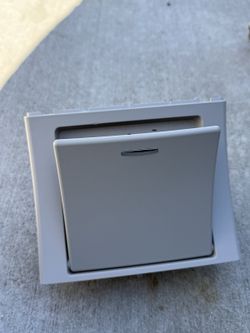 Mercedes W212 E-Class Front Ashtray Storage Compartment WHITE A(contact info removed)