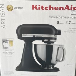 KitchenAid Artisan Series 5-Quart Tilt-Head Stand Mixer in a black finish. 