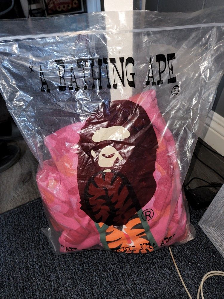 Good Quality Rep Bape Hoodie Fits L And Xl