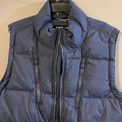 NWT Under Armour Down Vest XL. No Deliveries