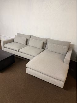 😍 West Elm Harmony Chaise Sofa 🥹 🛋️  Delivery 🚚 Avail