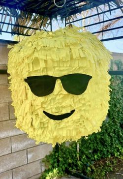 Emoji piñata