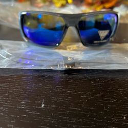 Nike Arbor, Peak Sunglasses