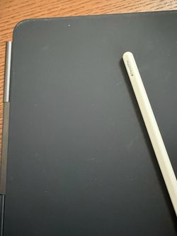 iPad Pro M5 11inch 256gb WiFi & Cellular with Apple Magic Keyboard and Apple Pencil.