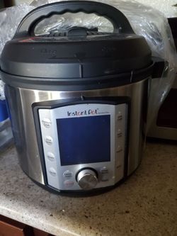 LIKE NEW Instant Pot Duo Evo Plus 6-Quart Multi-Cooker + Brand New Extra Accessory! (In Original Box)
