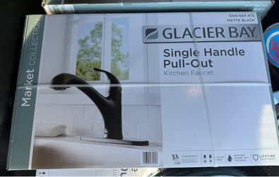 Glacier Bay Single Handle Pullout Kitchen Faucet Matte Black