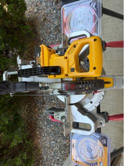 Dewalt cordless miter saw