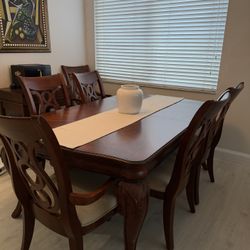 Dinning Room Set With Server (El Dorado Furniture)