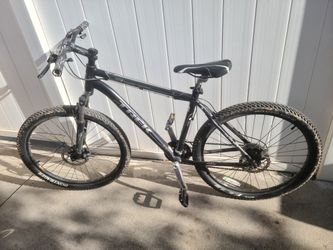 TREK Mountain Bike 3700