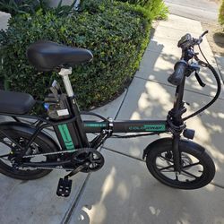 Like-New Electric Bike – Only 110 Miles! ⚡275$ Obo