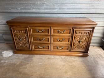 6 DRAWERS DRESSER