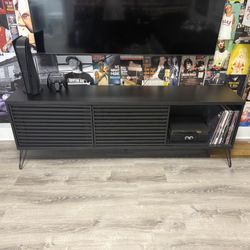 Modern Black TV Stand – Excellent Condition