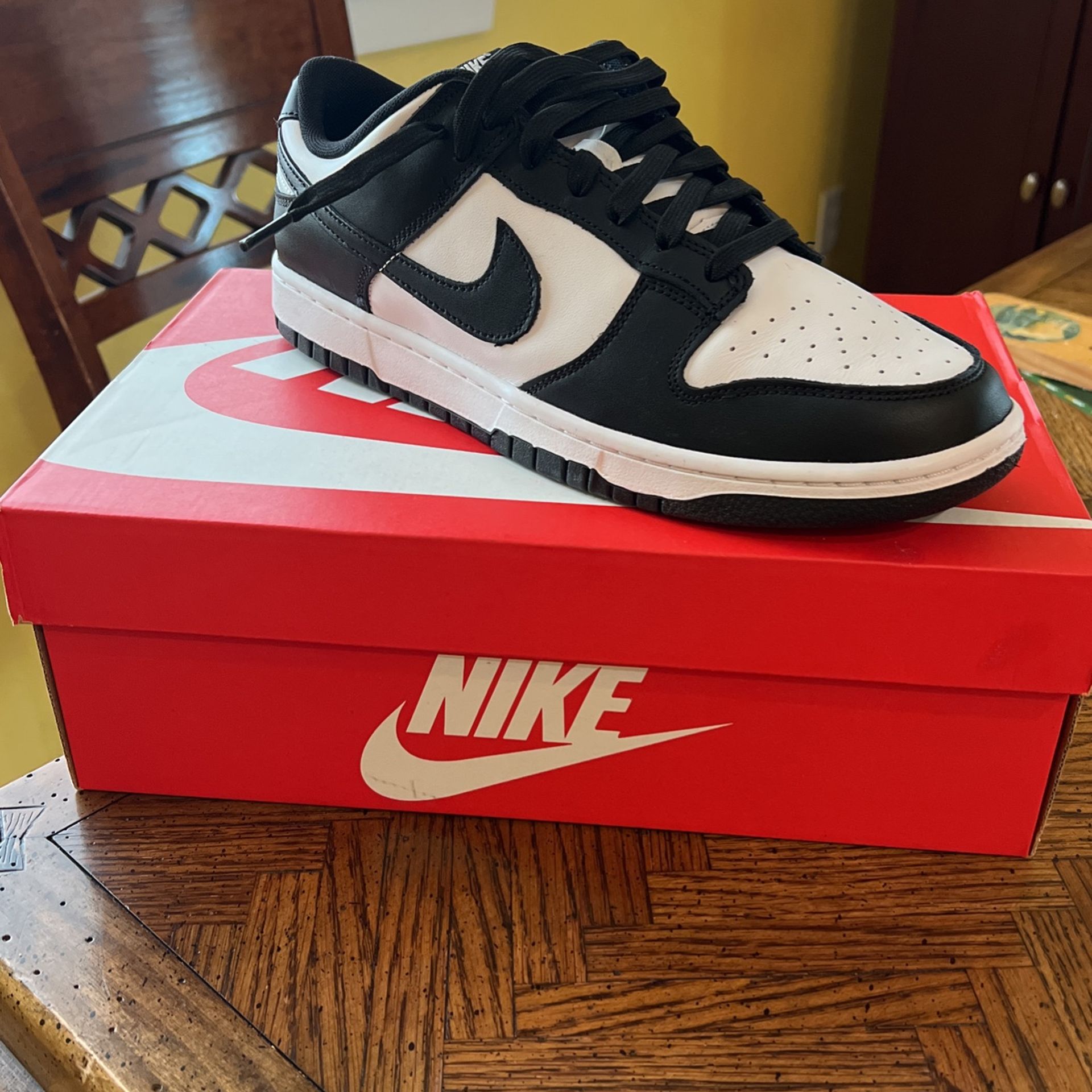 Nike Panda Dunks Size 11 Men’s