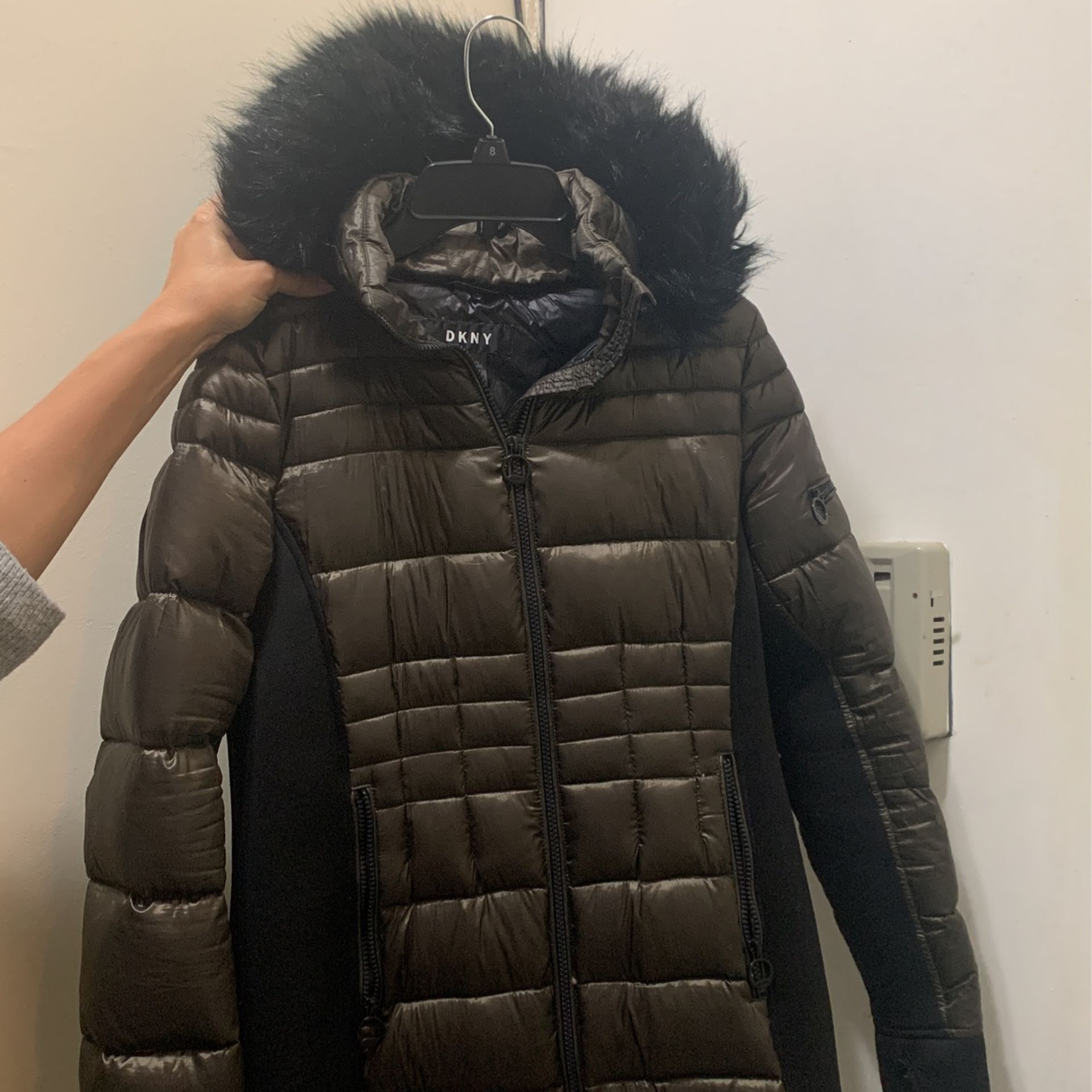 Brad New Size Small Dkny