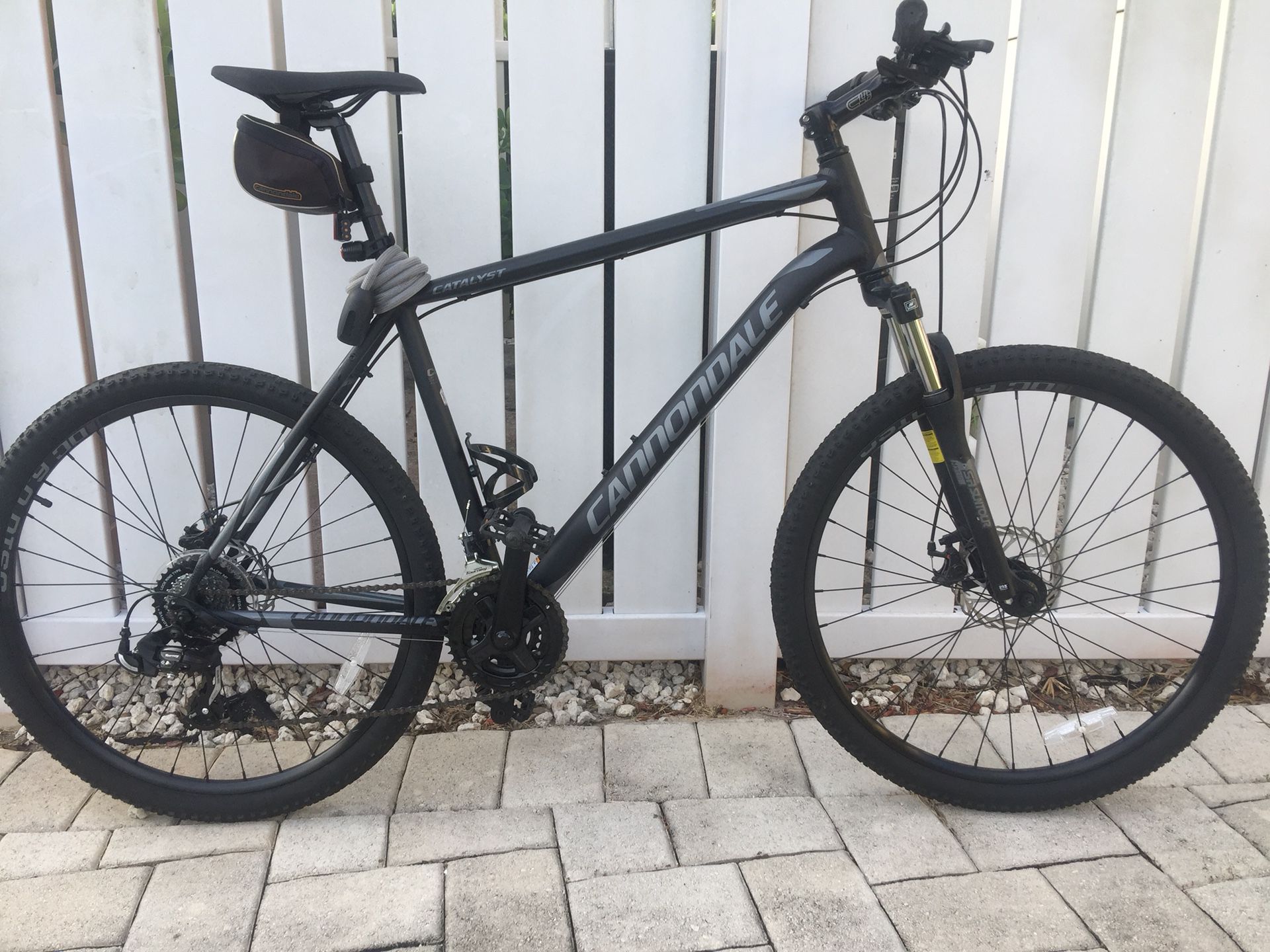 Specifiek bezig Rechtmatig Cannondale Catalyst, Dual Disc brakes, XL frame, 27.5” wheels, Excellent  Condition!! for Sale in Pompano Beach, FL - OfferUp