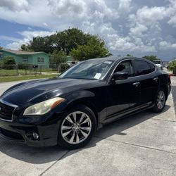 2013 Infiniti M37