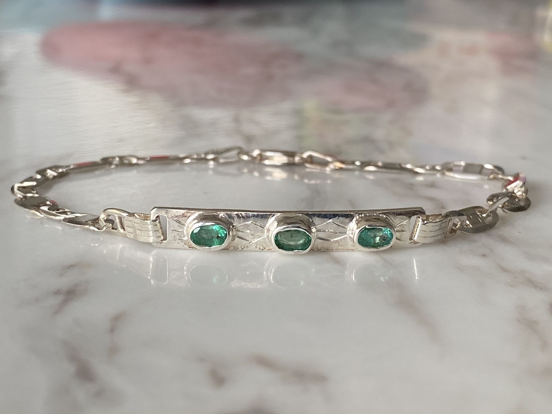 Unisex bracelet silver 925 and genuine colombian emeralds 2.1 carats