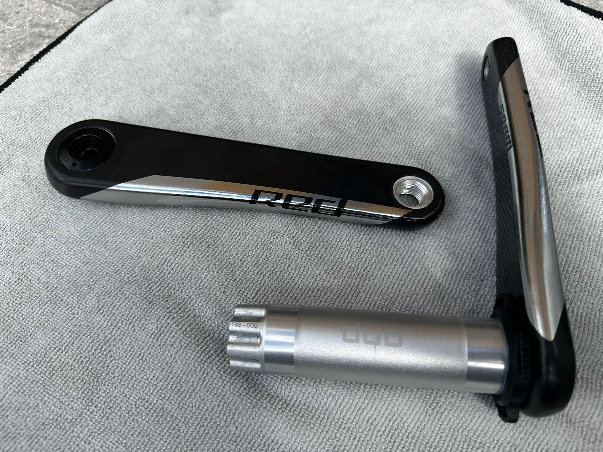 SRAM RED eTap AXS D1 クランク 170mm DUB SRAM Red 1 E1 XPLR DUB