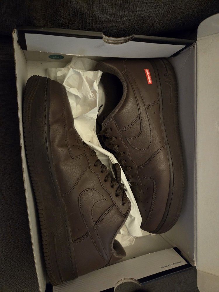 Nike Air Force 1 Low
Supreme Baroque Brown