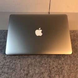 2015 MacBook Air I5 4gb 256 Monterey Clean!