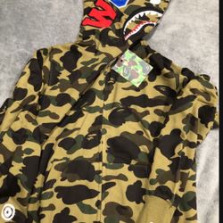 Green Bape Hoodie. S,m,l,xl