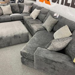 Jackson Mammoth Steel Frame Comfort Coil Luxurious Sectional Couch Set 🌟 Color Options Only $39-$90 Down Payment
✅ 90 Days Same as Cash