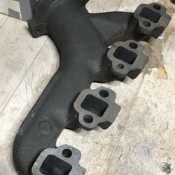 LH & RH Exhaust Manifolds 351 Windsor New