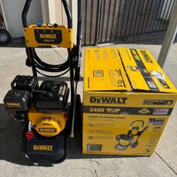DEWALT 3400 PSI 2.5 GPM Gas Cold Water Pressure Washer with 208cc Engine