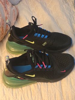 Shoes. NIKE SIZE 4 , 5