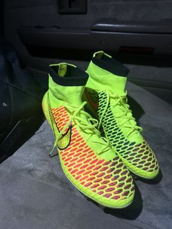 Nike Magista
