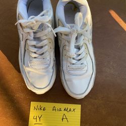 Nike Sneakers Size 4 Tenis de Mujer 