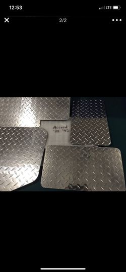 Diamond plate floor mat