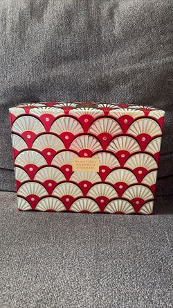 ESTEE LAUDER