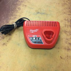 Milwaukee M12 Charger