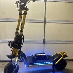 Off Road Electric Scooter Kaabo Wolf King GT 62Mph , 112Miles Range 