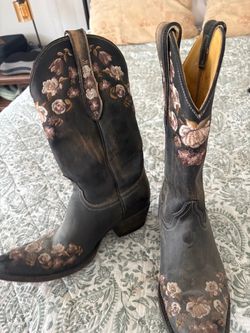 Floral Embroidered Leather Cowboy Boots